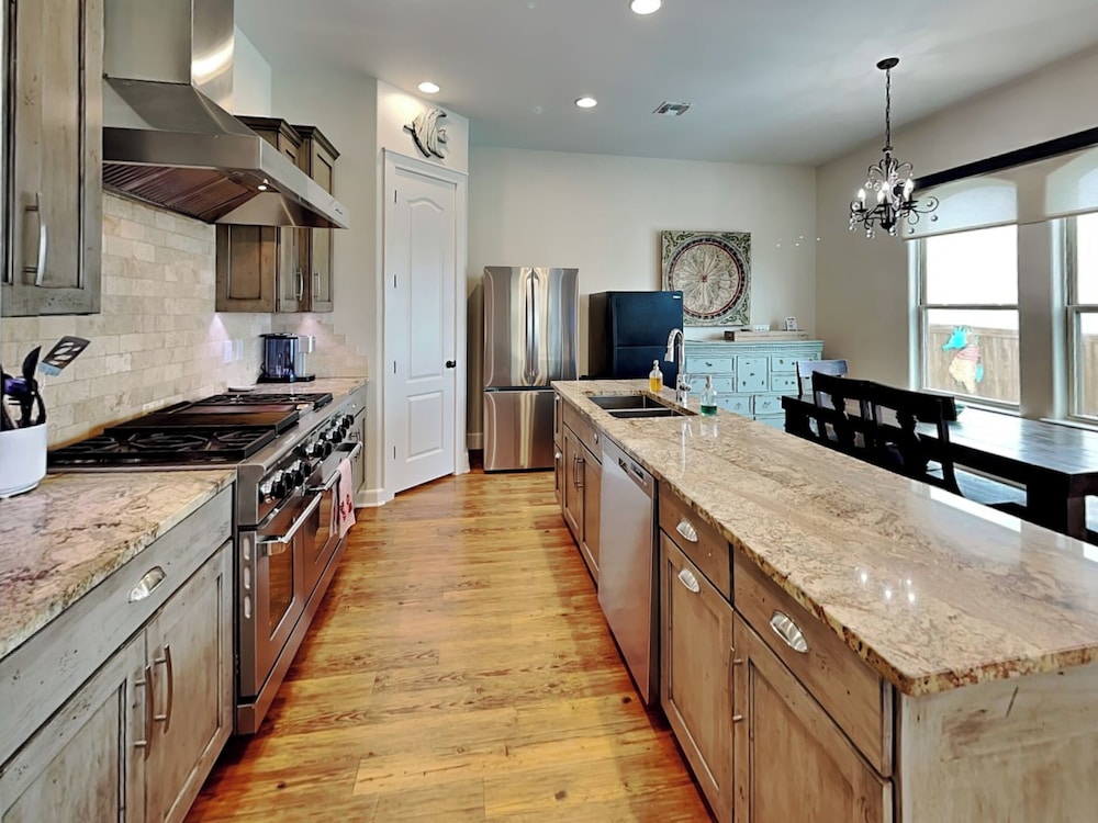 Casa Blanca by Miss Kitty’s