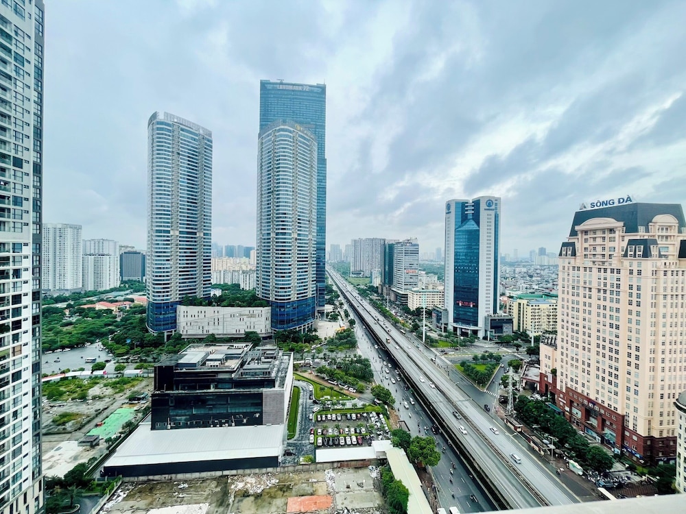 Sunny - Vinhomes Skylake Residences
