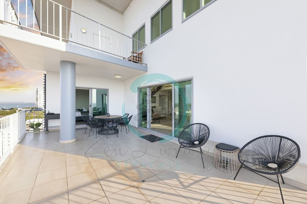 Pinnacle Penthouse Ambience Views Pool Gym - Image 3