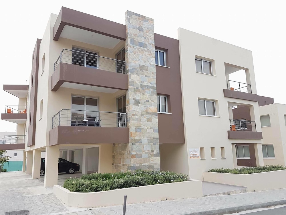 Niro Apartments