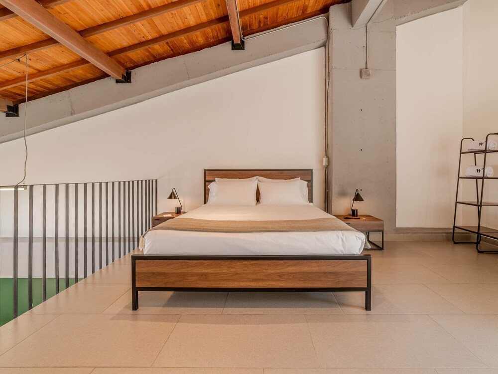 W Contemporary Loft w AC in Trendy Laureles