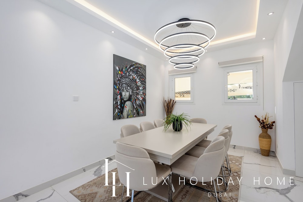 LUX The Serene Springs Villa 2