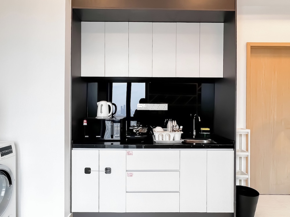 The Luxe by Manhattan Group