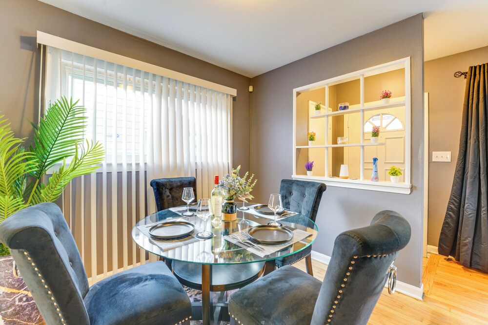 Game, Stay & Play: Family Home in Westland!