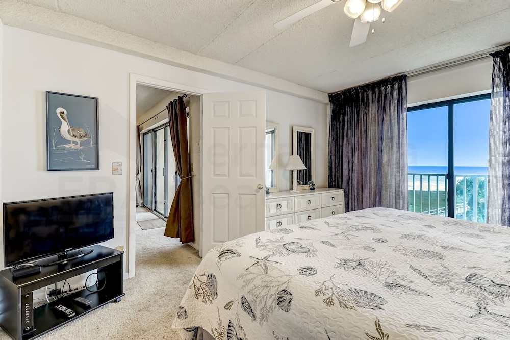 303 Atlantis 2 Bedroom Condo by RedAwning view 4
