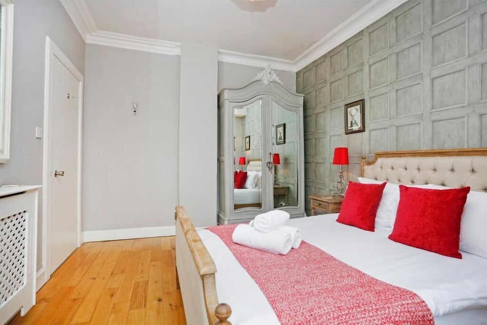 Stunning flat near Edinburgh Castle