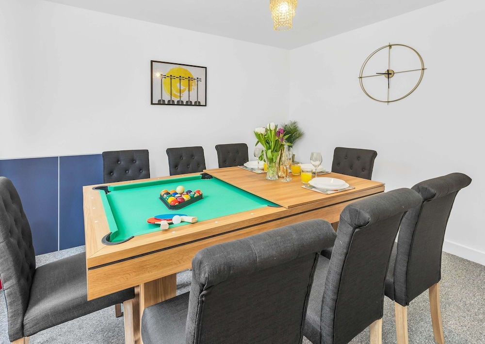 Great Deal for The No 7 3BR House w Pool Table