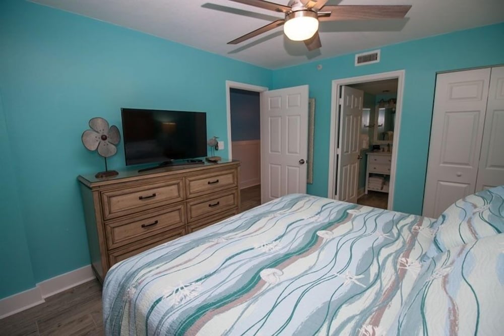 Pelican Beach 1110 1 Bedroom Condo by Pelican Beach Management view 4