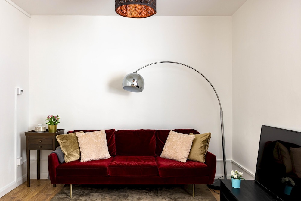 Beautiful 1 Bedroom Apartment With a Garden in Fulham