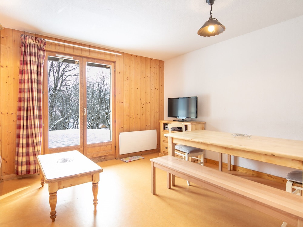 Apartment in French Alps With Pool Access photo 3