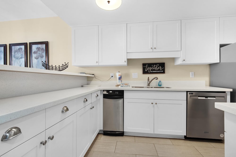 Navarre Towers 805