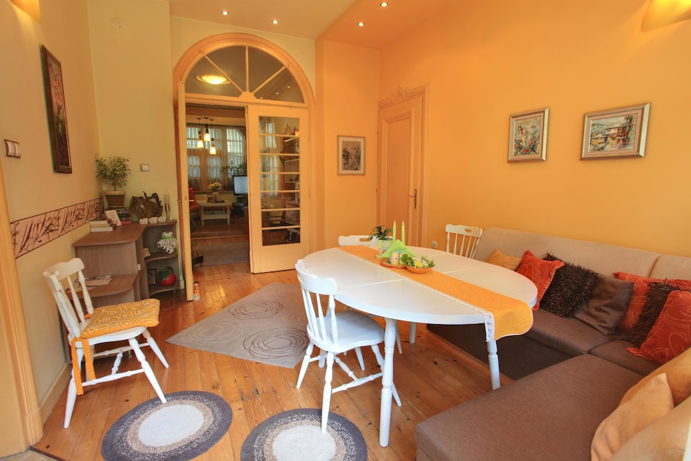 Guesthouse Tomovi