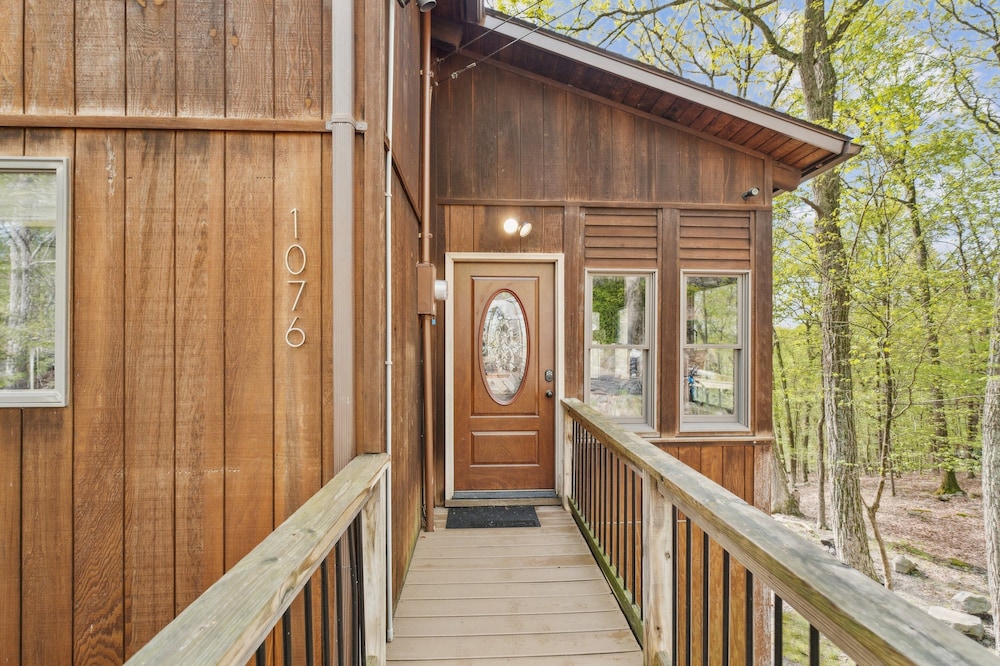Charming Porter House In The Heart Of The Poconos 4 Bedroom Chalet