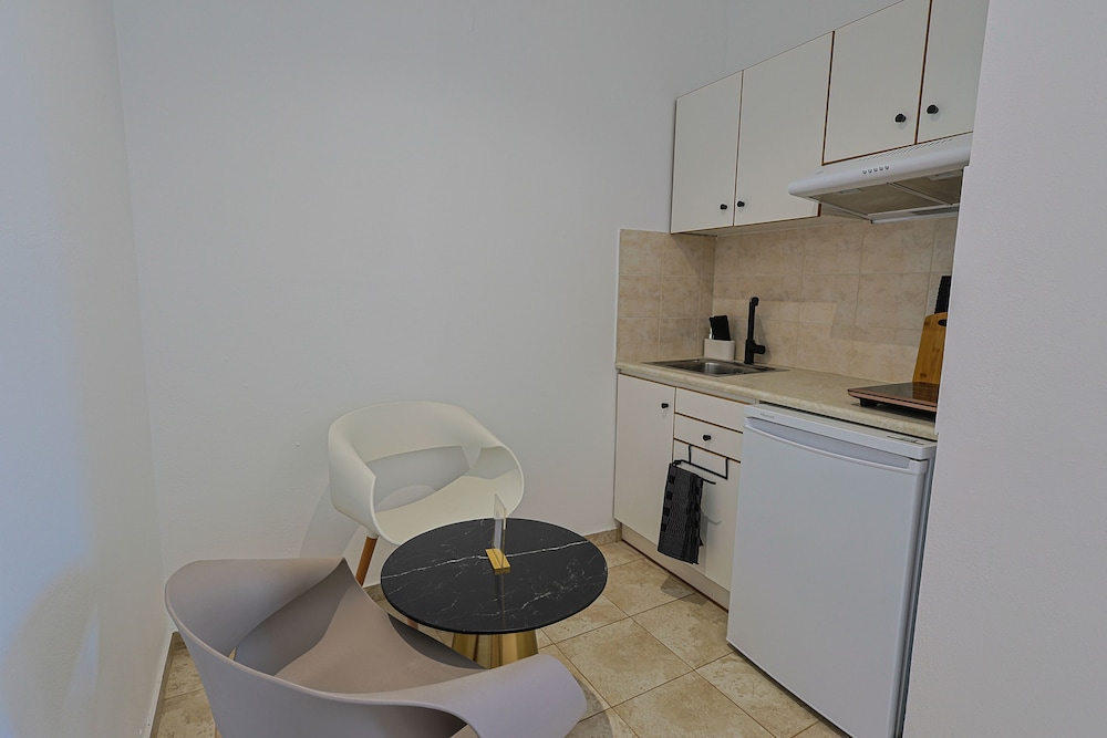 AVENA Suites