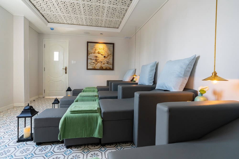 Au Lac Charner Hotel 34
