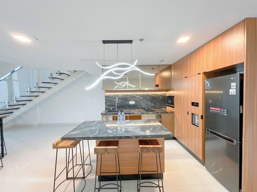 Spacious and Modern Studio SOHO Apartment at VieLoft SOHO and SKY Residence