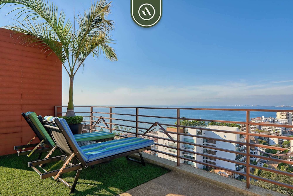 1 BR Condo - Amazing Sunsets From the Roof - Pool