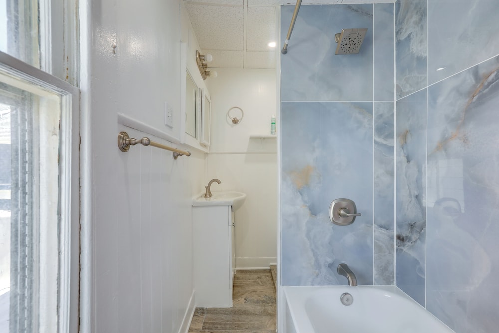2 Blocks to Beach: Sunny Ocean Grove Apartment