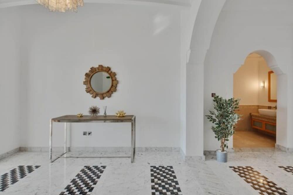 Maison Privee - Frond Villa K