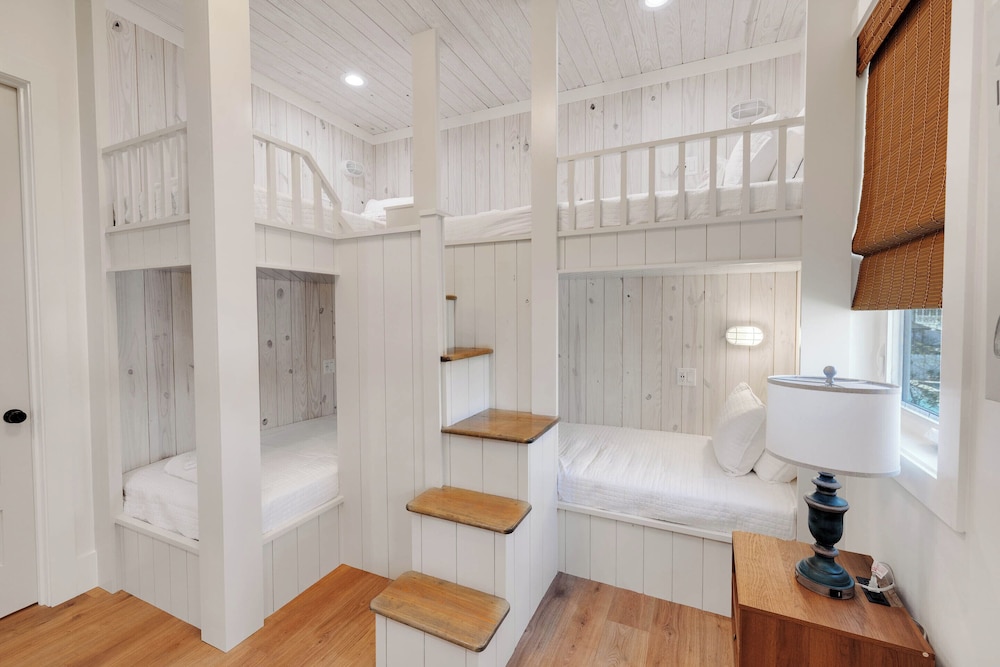 Suite Beach Tybee by Tybee Vacation Rentals