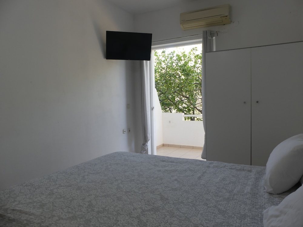 AMZ Apartments