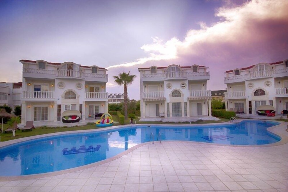 Villa Helios 1 by Elm
