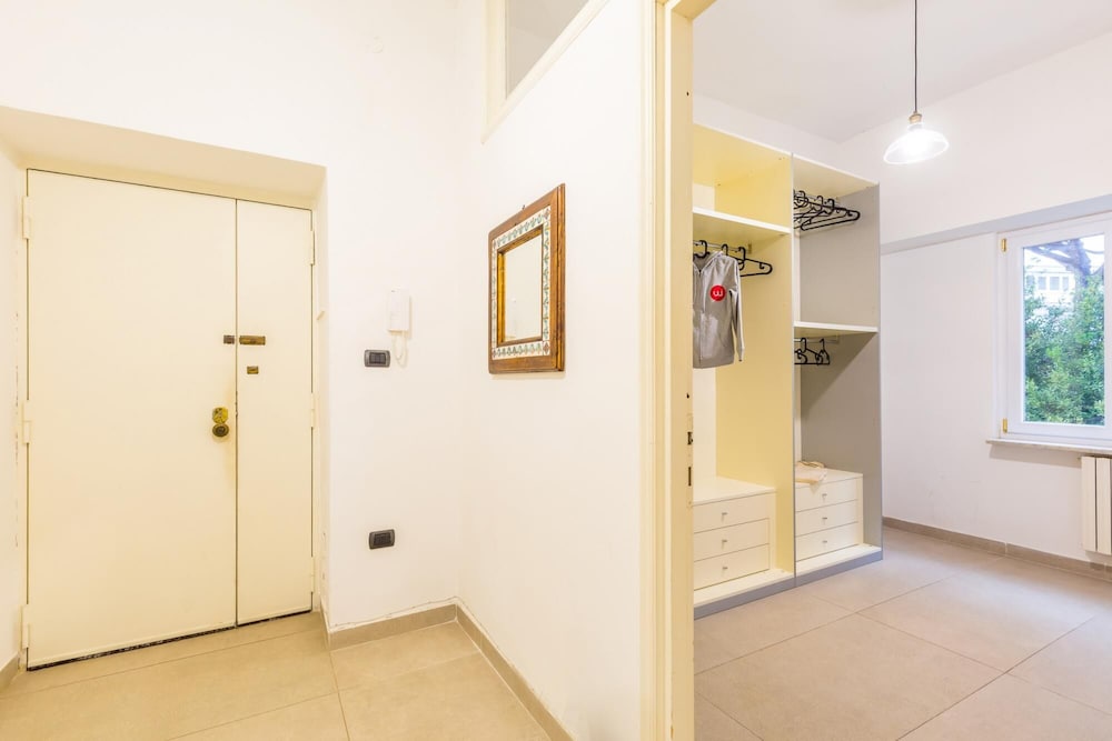Posillipo Bright Apartment With Parking Space