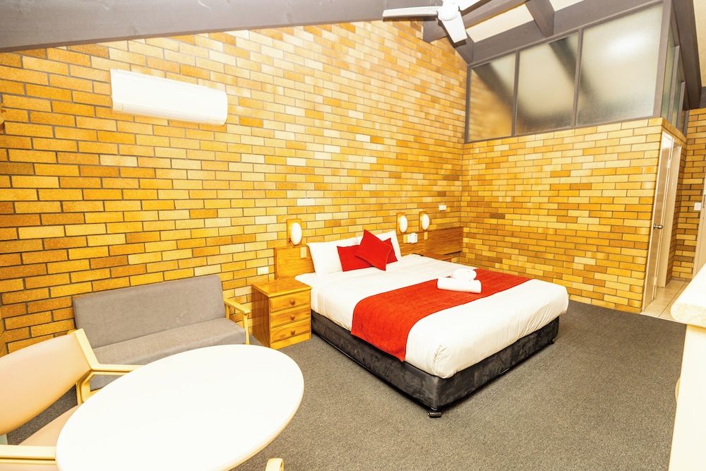 All Travellers Motor inn