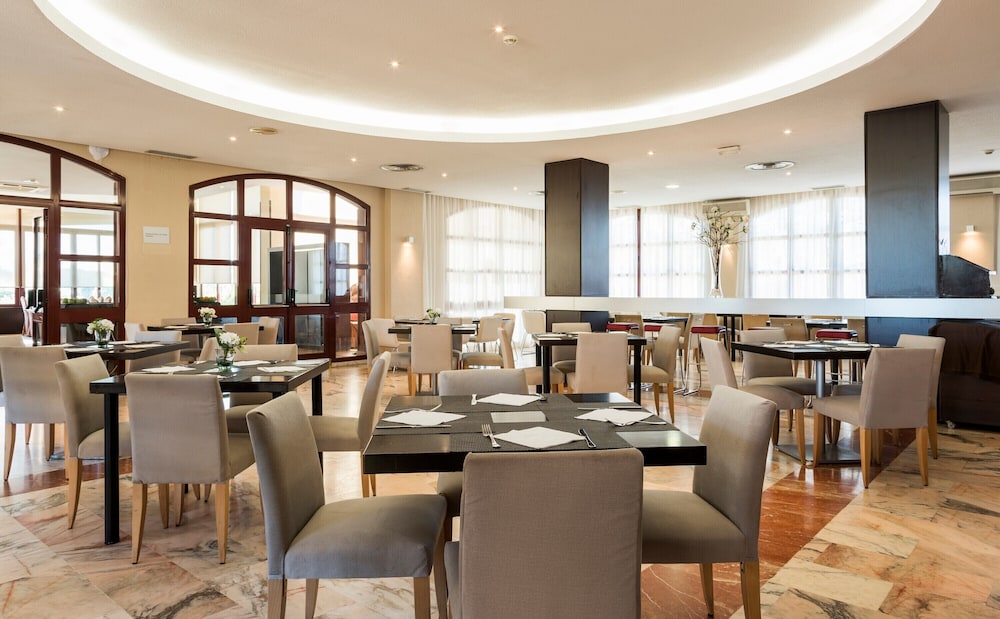 Badajoz Vacations - Hotel ILUNION Golf Badajoz - Property Image 11