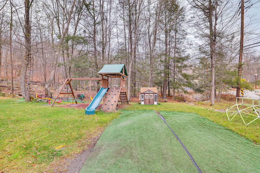 Family Friendly: Streamside Retreat in The Hideout