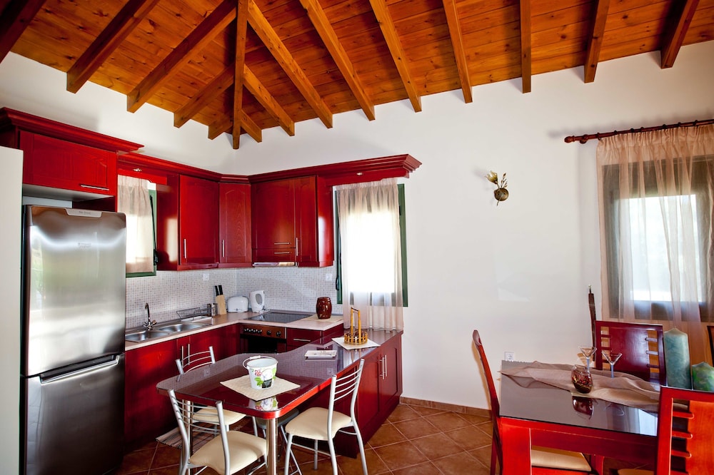 Aselinos Suites