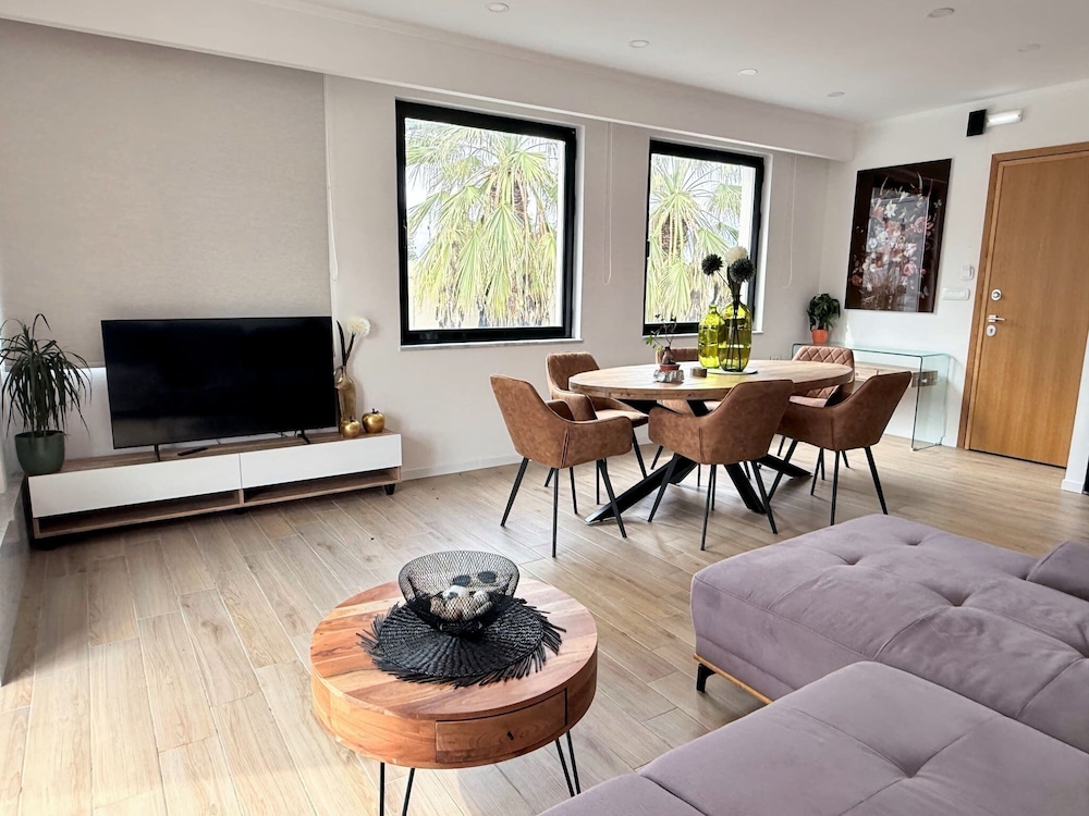 Solsalt 1min Walk to Beach 1min From Everything