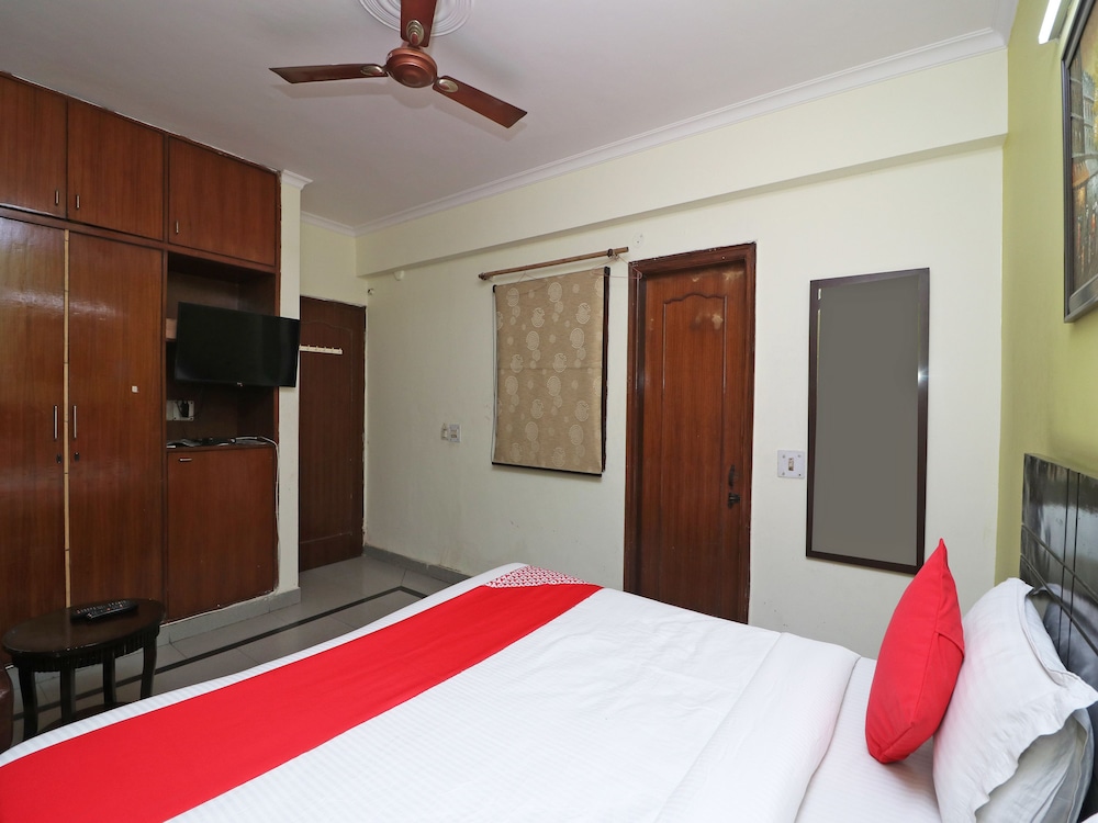 OYO 598 Hotel B K House