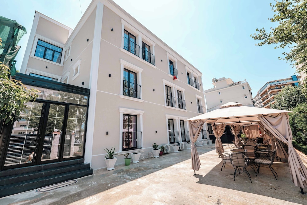 Trident Residence