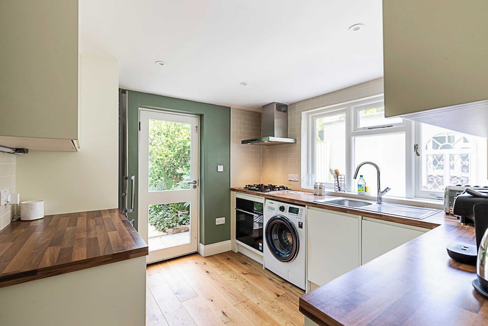 Charming London Retreat