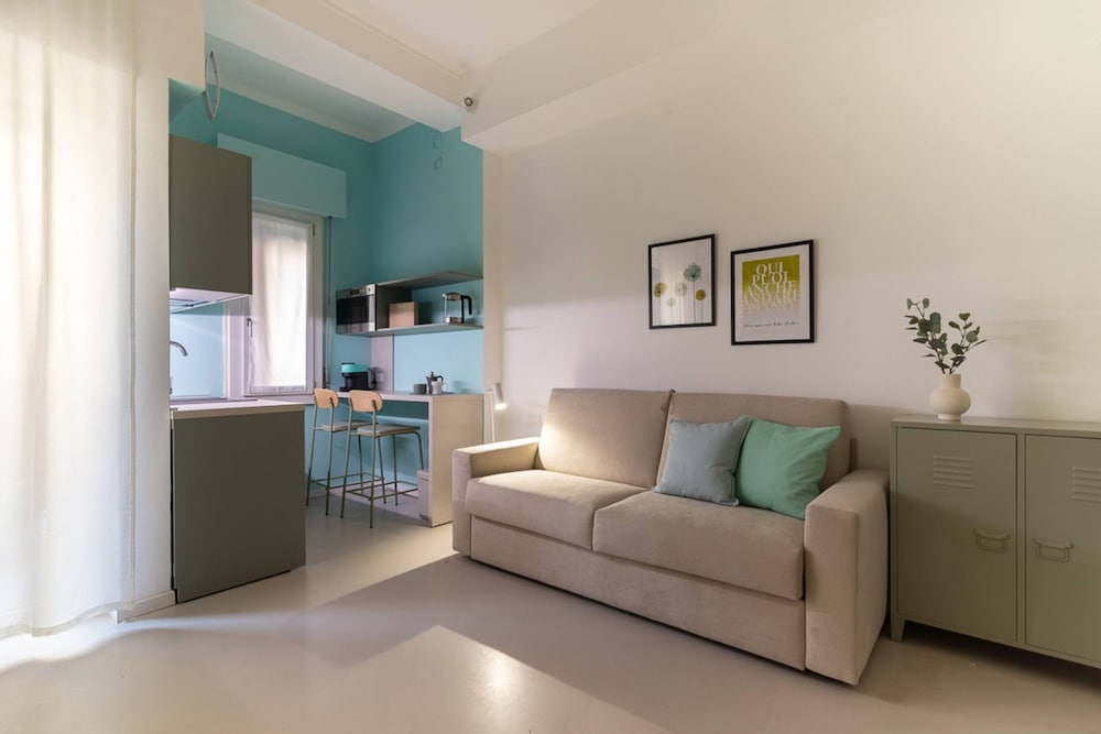 w Refined 1BR Steps From Milan s Cultural Core