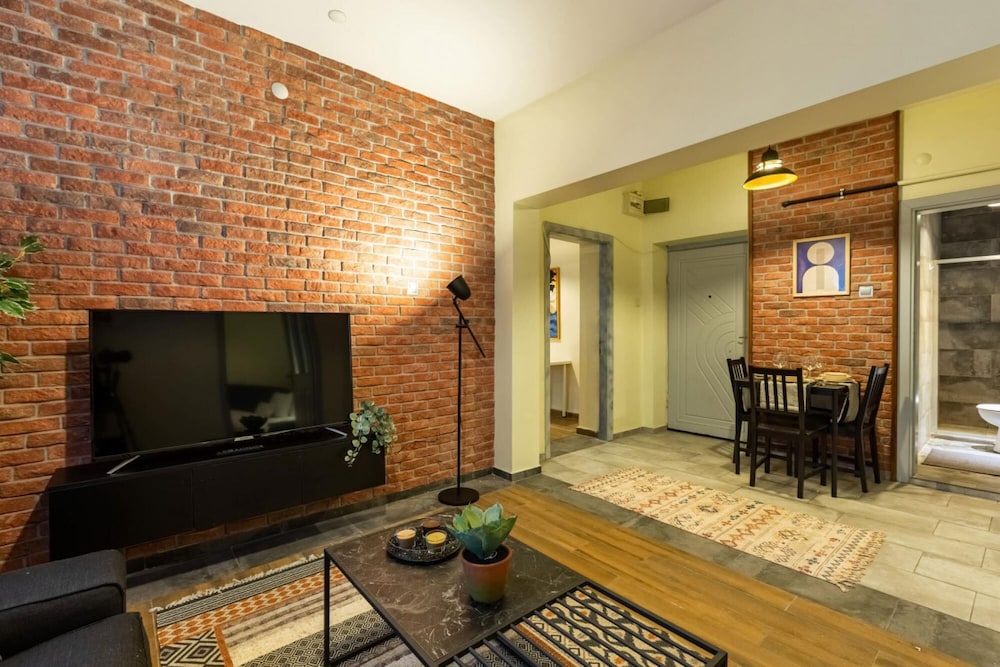 Charming Flat Near Taksim Square in Cihangir