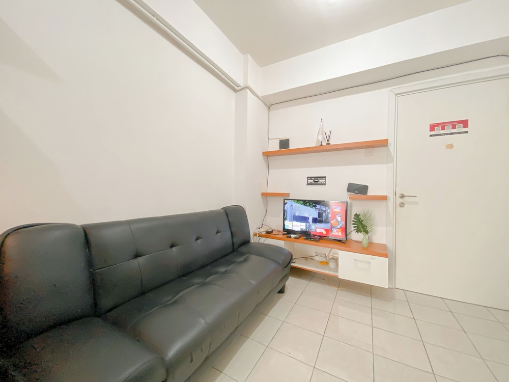 Comfy 1BR Apartment with Extra Room at Green Pramuka City near Mall