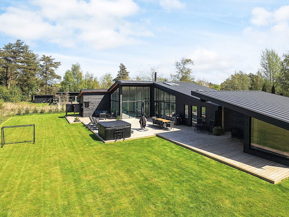 8 Person Holiday Home in Vaeggerlose-by Traum