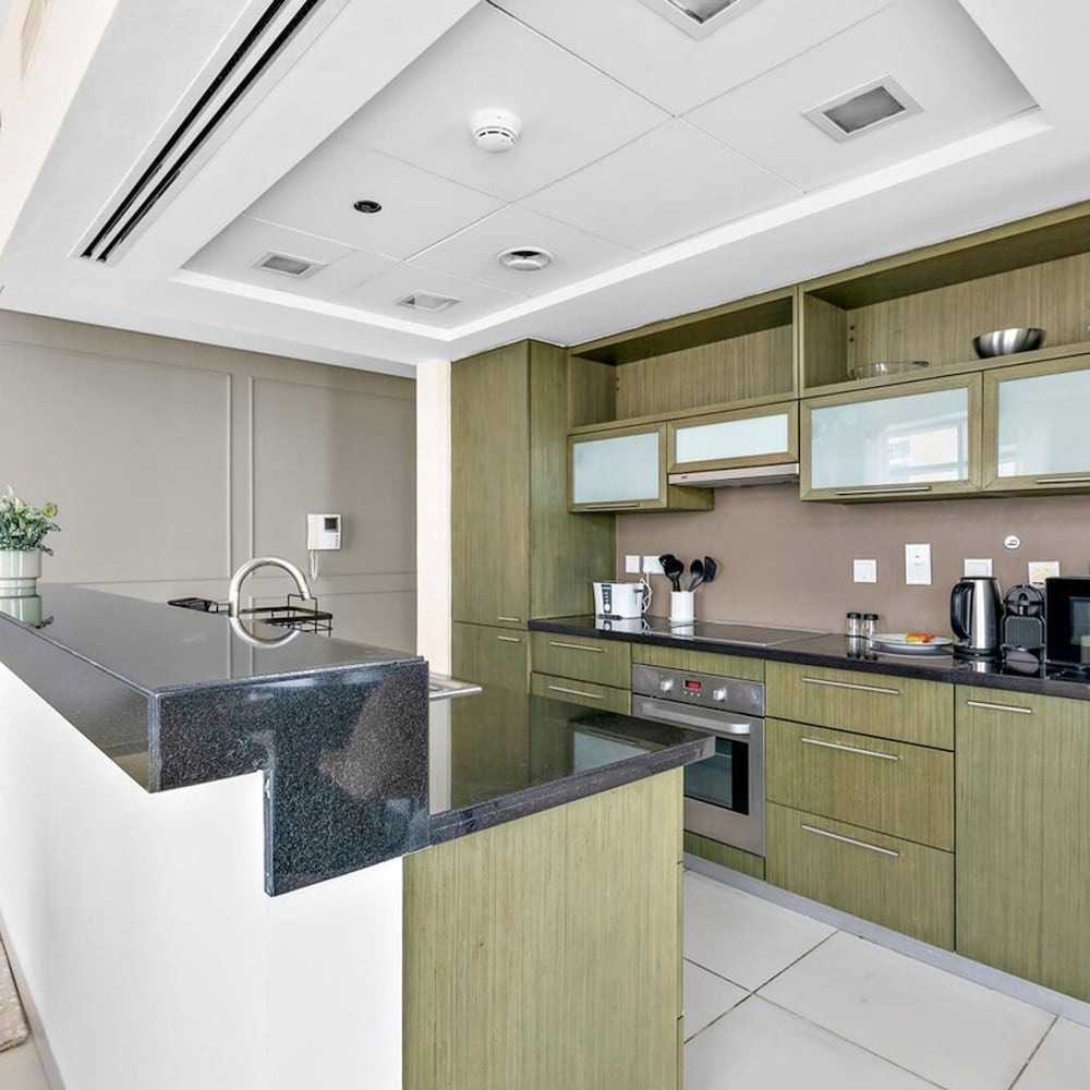 Silkhaus High Floor in Downtown Fully Furnished