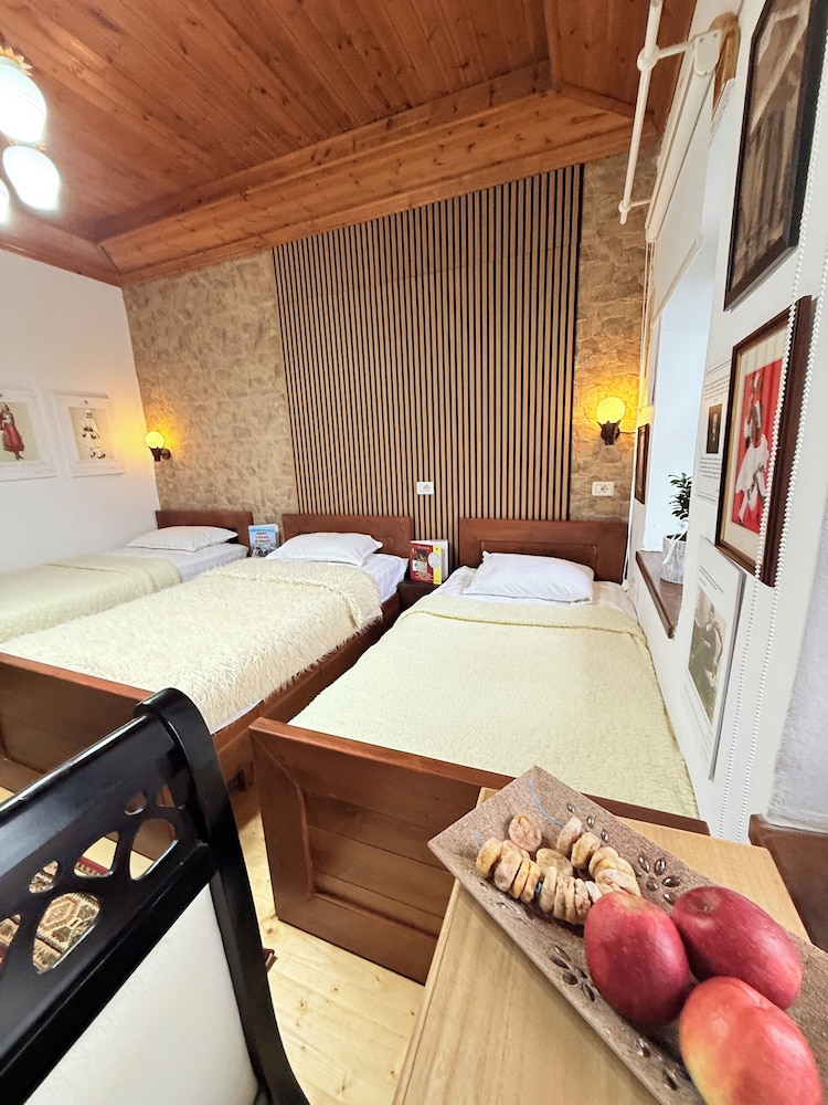 Old Town Guesthouse Guri