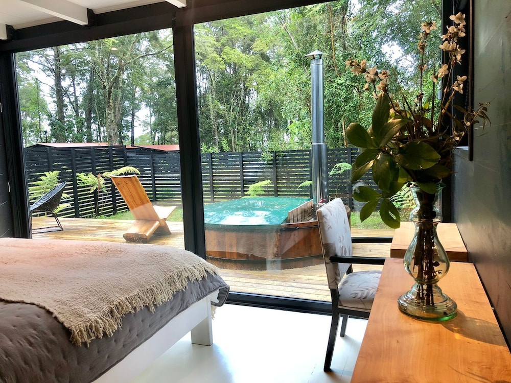 Calma Cabins