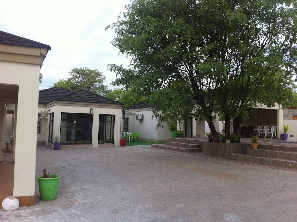 Lediba Guest lodge