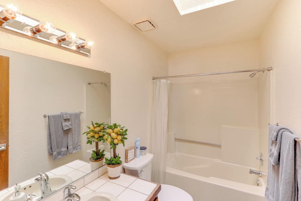 3 Mi to Water: Lake Havasu City Family Home!