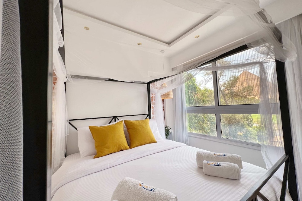 Xuru Stays I Spellbinding 2 BDR Apt. At The Giza Pyramid's Doorstep