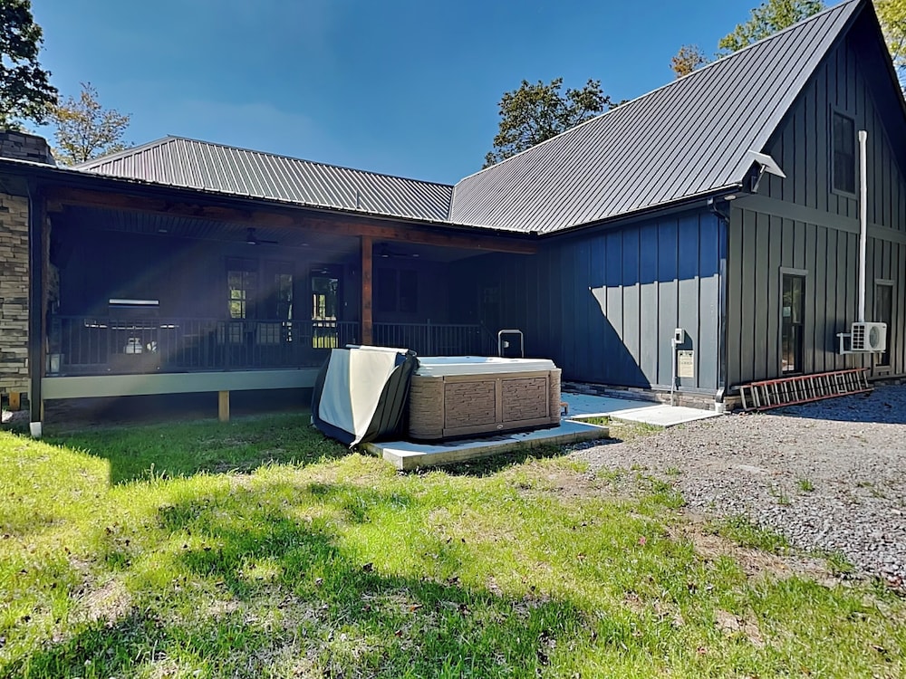 Holiday House by Taylor Made Deep Creek