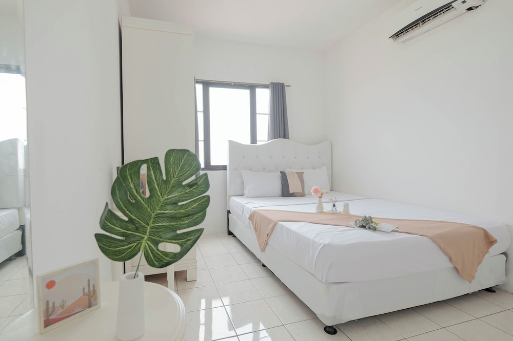 Homey And Simply Look 1Br Puri Garden Apartment