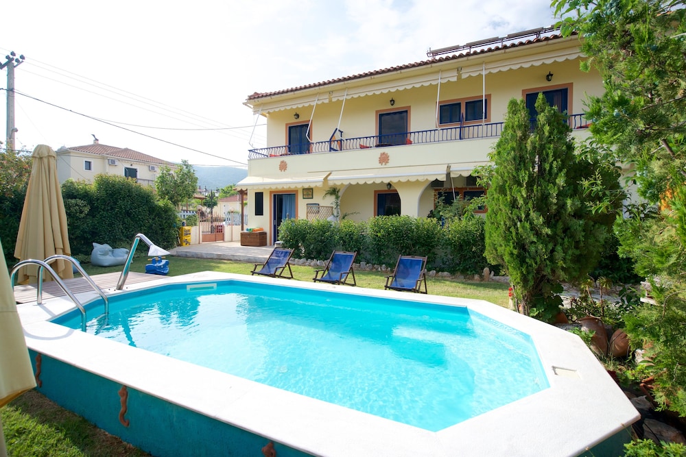 Kalypso Studios & Apartments