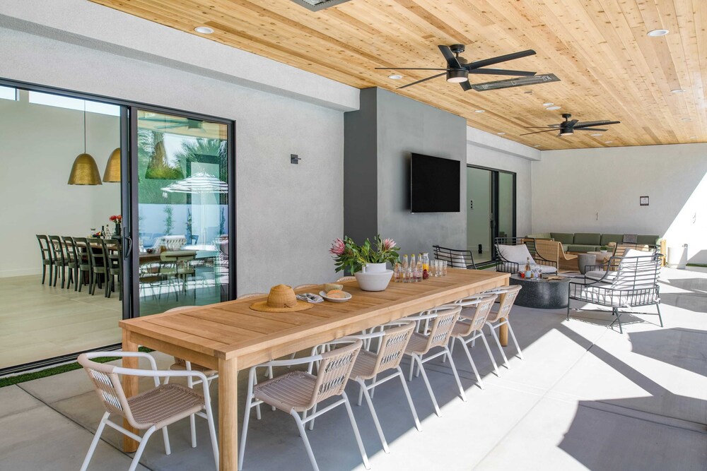 Sleeps 32 2 Villas, Pool, Putting Green+bocce Polo Villas Amara by Avantstay