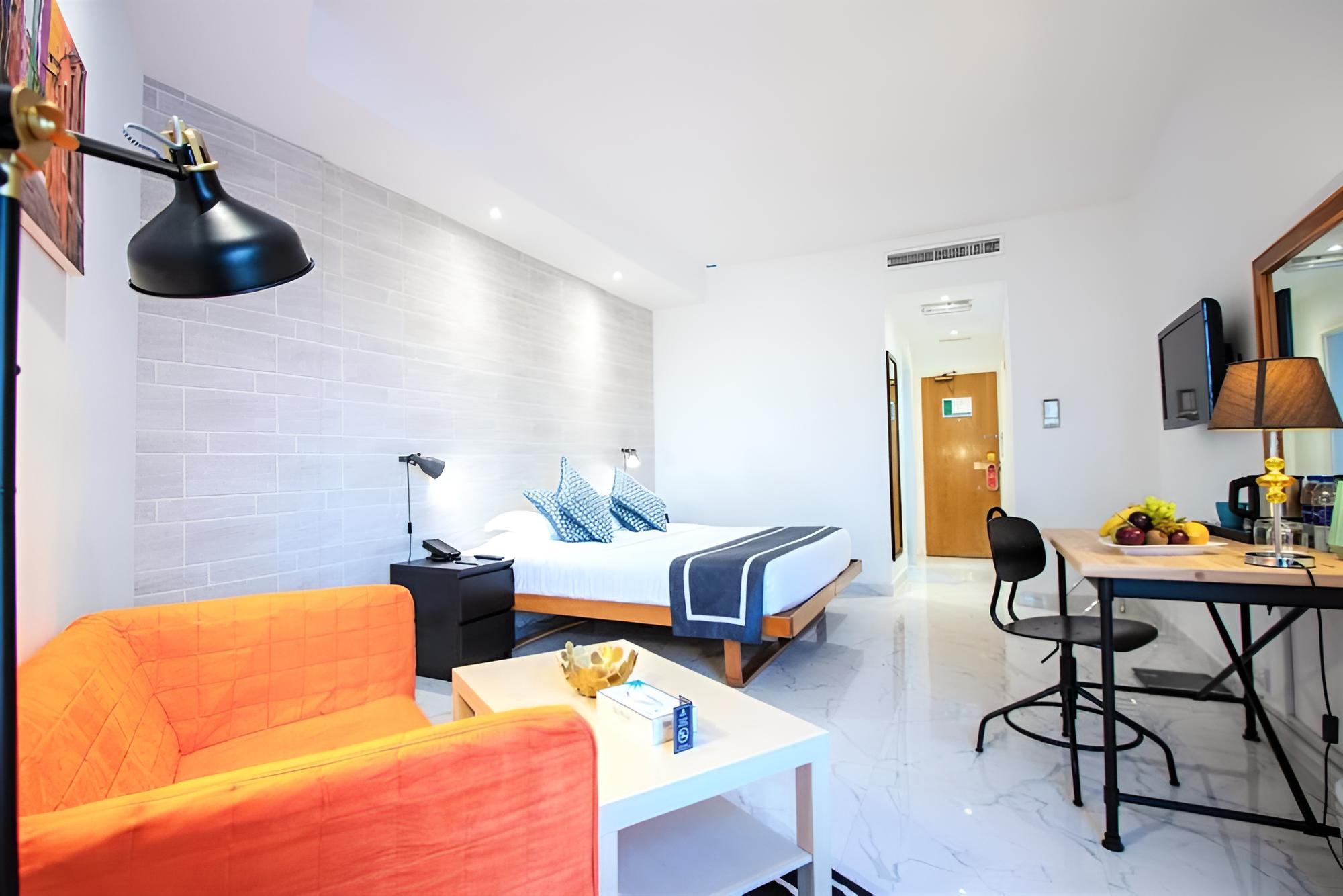BM Beach Hotel